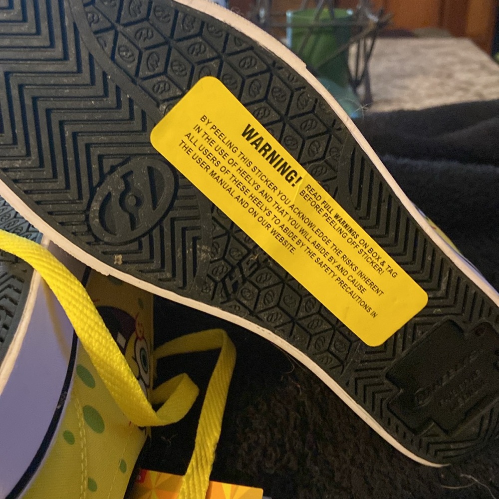 HEELYS SpongeBob Sneakers - Picture 3 of 5